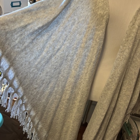 Sole Society fringed light gray cardigan poncho sweater, multiwear, one size - Picture 7 of 11